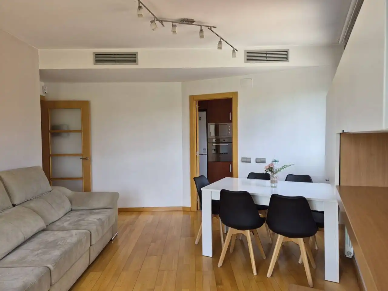 Menjador de Pis en venda en Terrassa amb Aire condicionat, Calefacció i Parquet