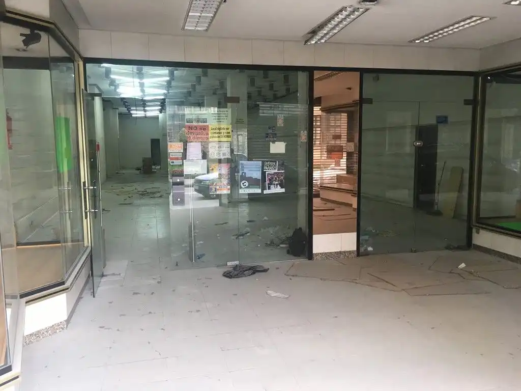Local comercial en venta en Rúa Montevideo 17, imagen 3
