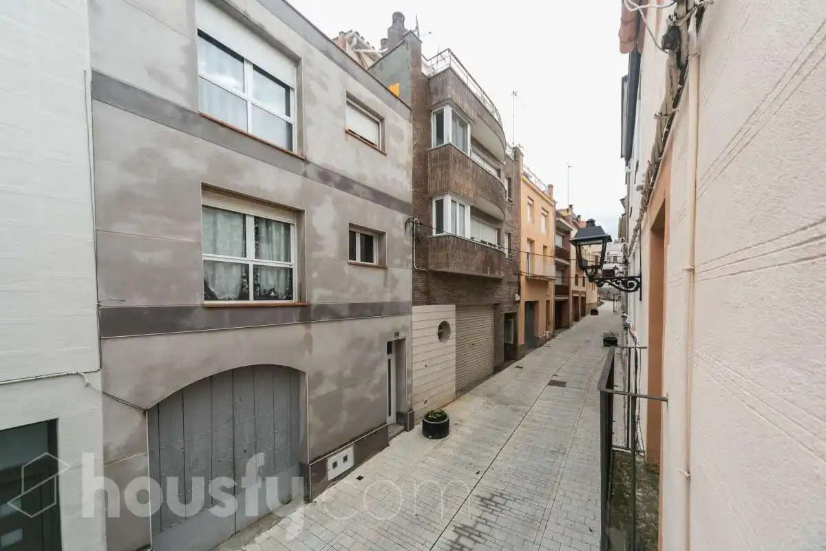 Exterior view of Houses for sale in Sant Martí de Tous  with Terrace and Balcony