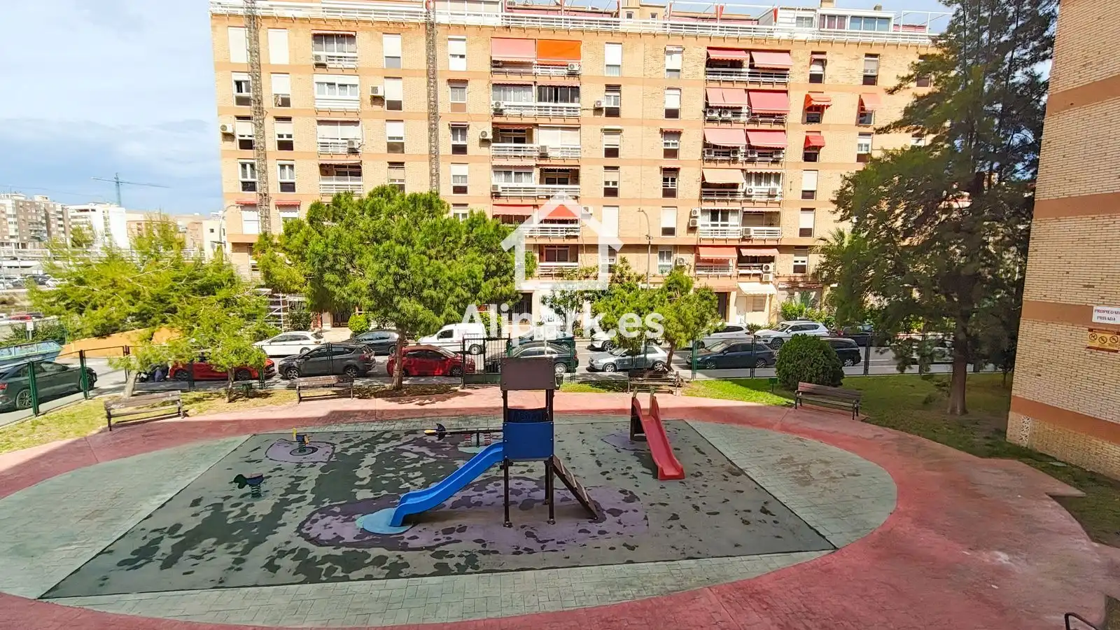 Vista exterior de Pis en venda en Alicante / Alacant amb Aire condicionat, Terrassa i Piscina