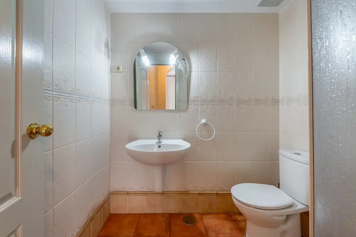 Bathroom of Apartments for sale in Benalmádena  with Terrace and Community pool