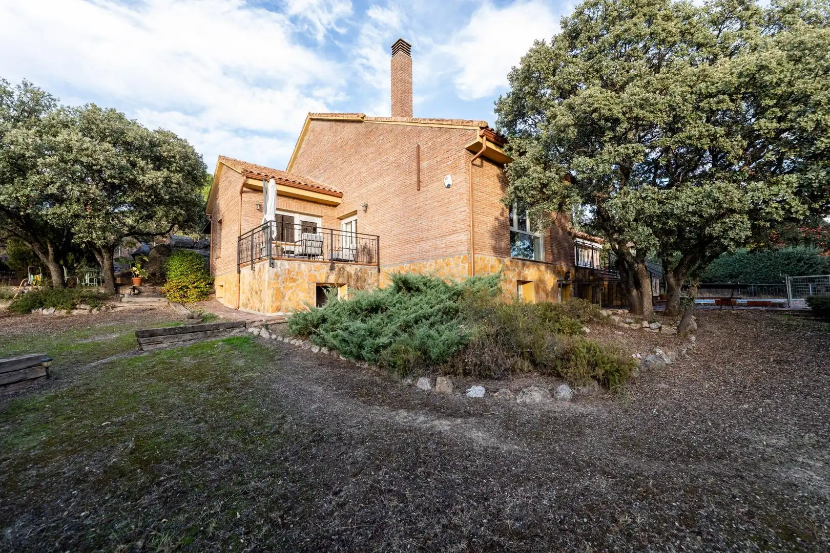 Vista exterior de Casa o chalet en venta en Torrelodones con Aire acondicionado, Calefacción y Jardín privado