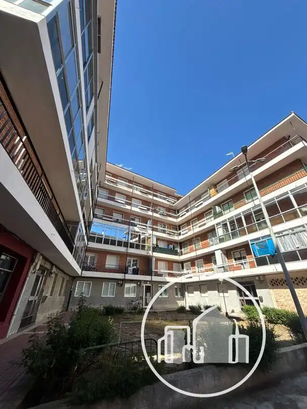 Vista exterior de Piso en venta en Medina de Pomar con Calefacción