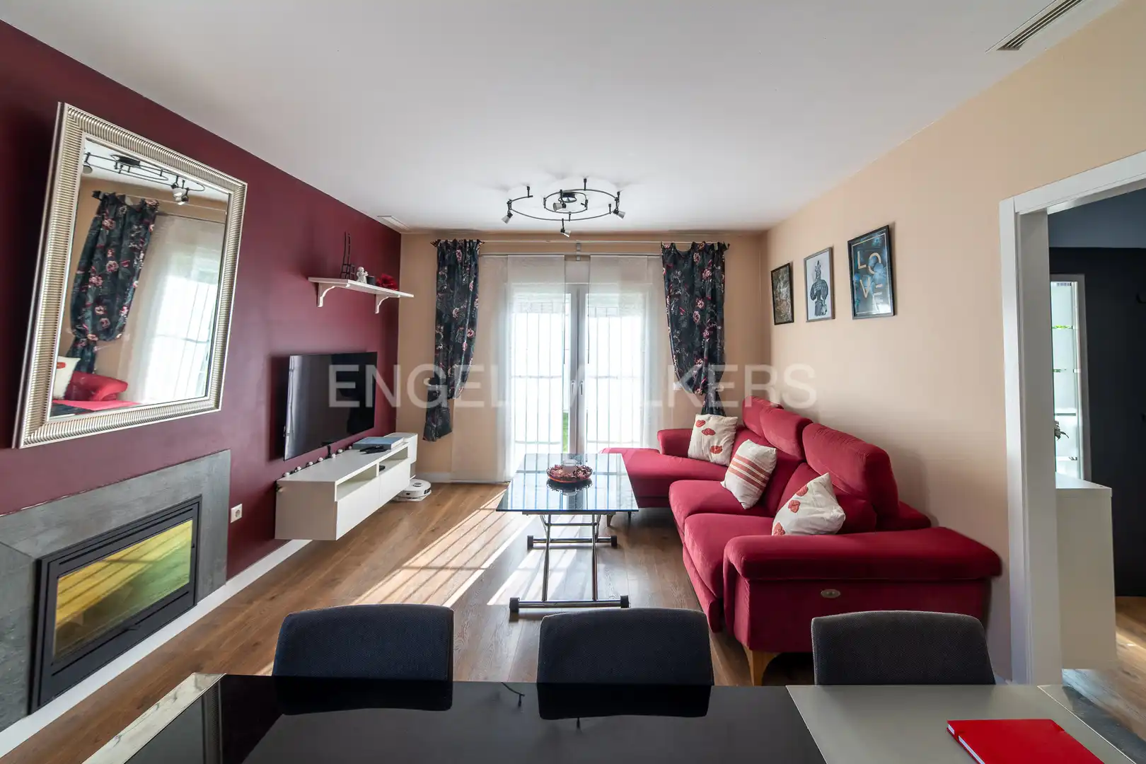 Sala d'estar de Casa o xalet en venda en San Fernando amb Calefacció, Jardí privat i Terrassa