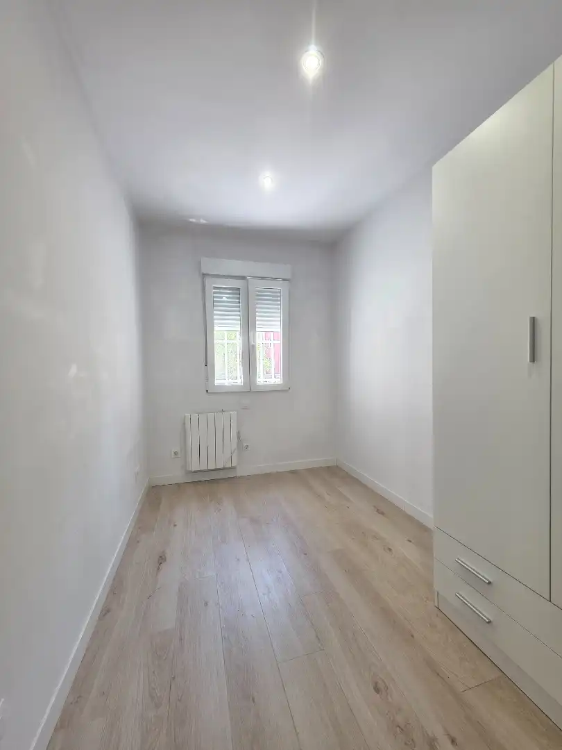 Bedroom of Flat for rent in Madrid  with Heating