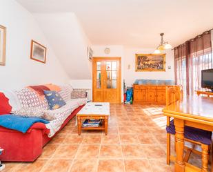Sala d'estar de Casa adosada en venda en El Álamo amb Aire condicionat, Calefacció i Moblat