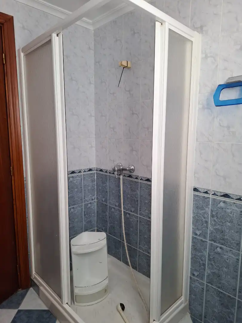 Bathroom of Flat for sale in Sevilla  with Air Conditioner, Terrace and Furnished