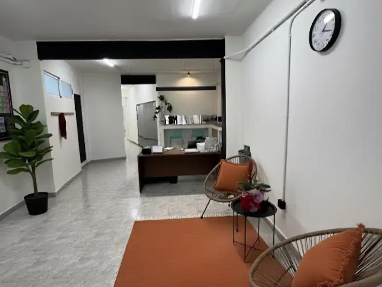 Büro zur Miete in Quart de Poblet mit Klimaanlage, Heizung und Möbliert