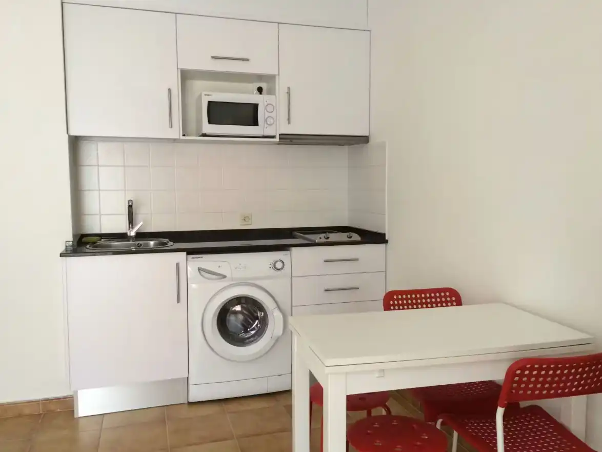 Cuina de Estudi de lloguer en Lloret de Mar amb Aire condicionat i Balcó