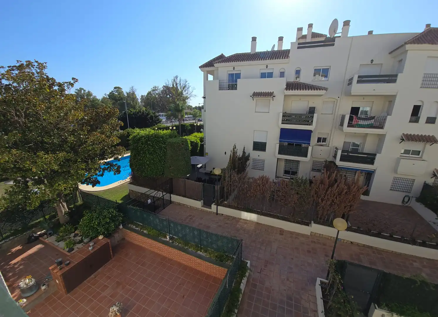 Garten von Dachboden zur Miete in Marbella mit Klimaanlage, Terrasse und Möbliert