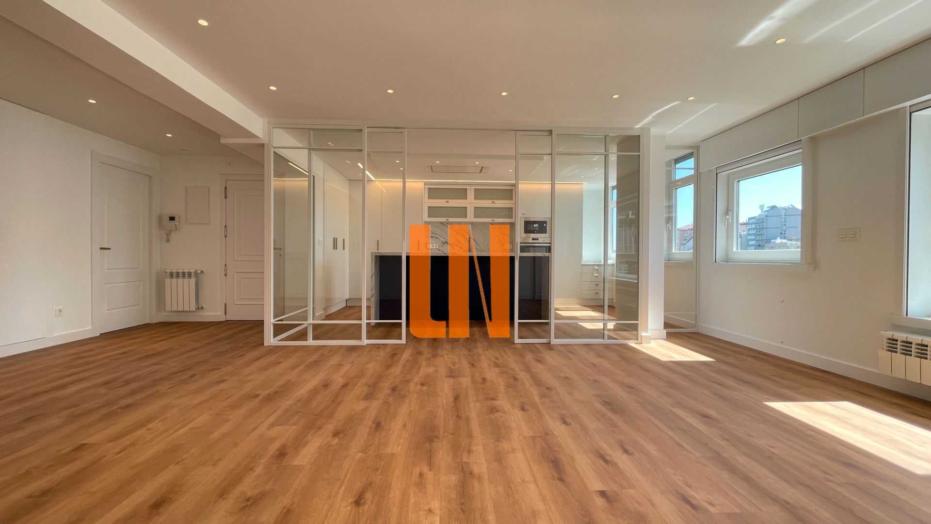 Piso en venta en A Coruña Capital  con Calefacción, Trastero y Horno