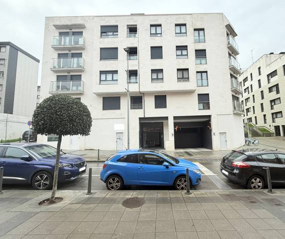 Garaje en Venta en Santander - Calle Tetuán en Puerto Chico
