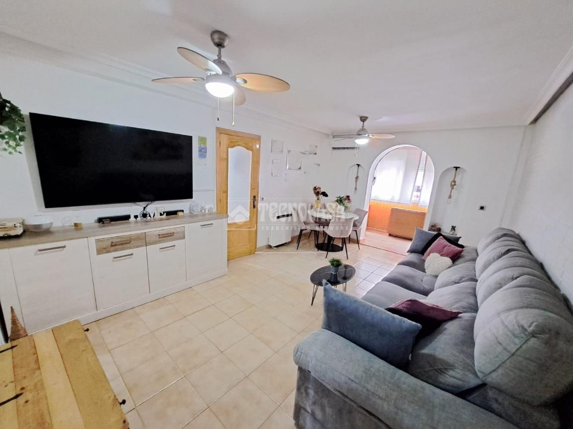 Living room of Flat for sale in Parla  with Air Conditioner, Heating and Terrace