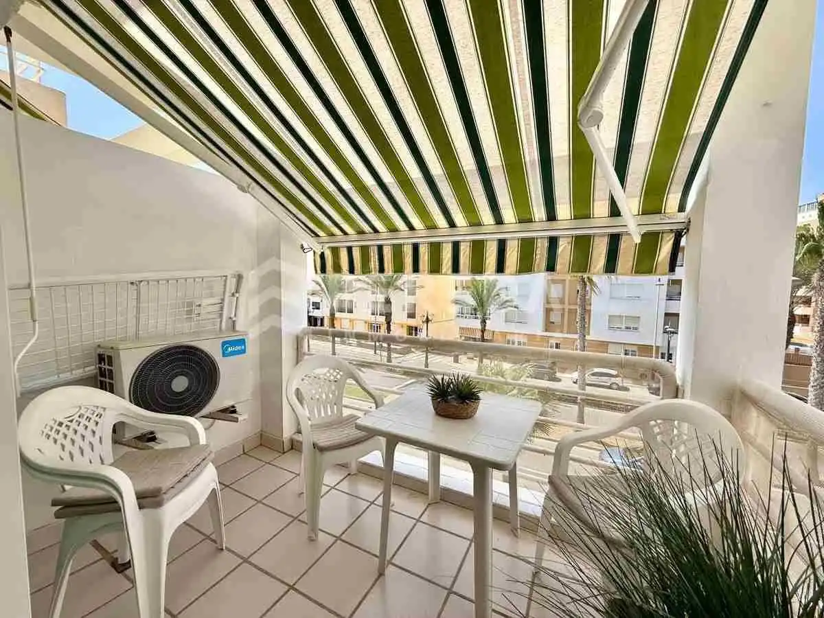 Terraza de Apartamento en venta en Roquetas de Mar con Aire acondicionado, Terraza y Amueblado