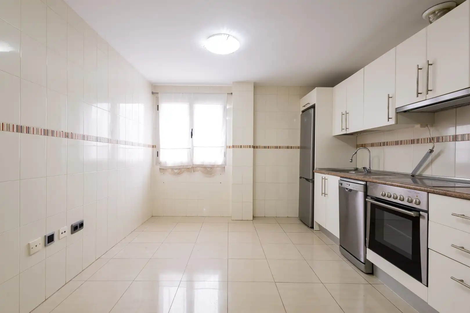 Cocina de Ático de alquiler en San Cristóbal de la Laguna con Terraza, Trastero y Balcón