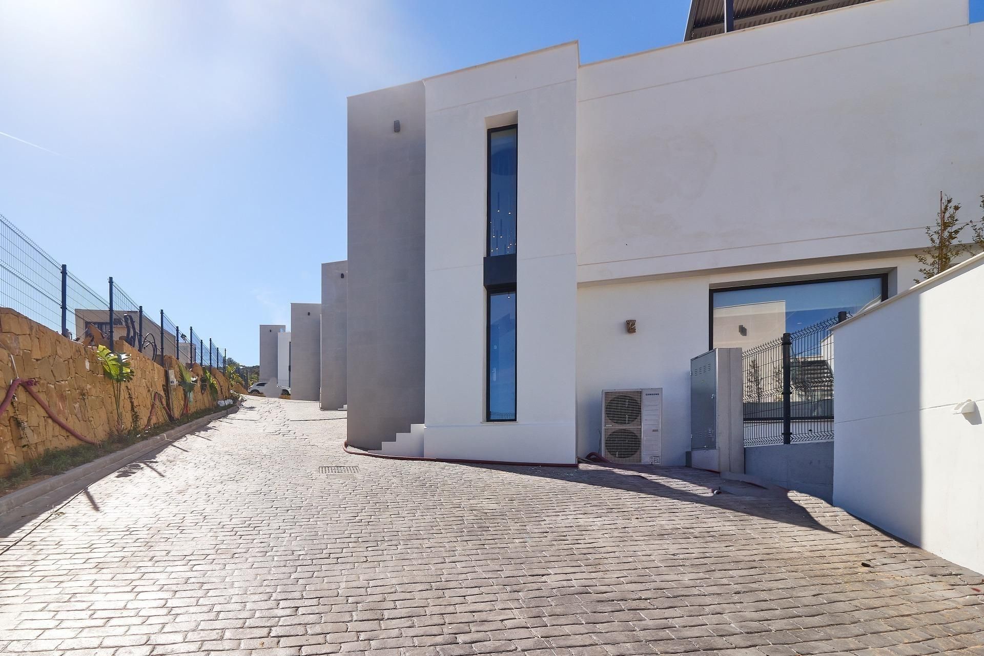 Exterior view of House or chalet for sale in Mijas  with Air Conditioner, Heating and Private garden