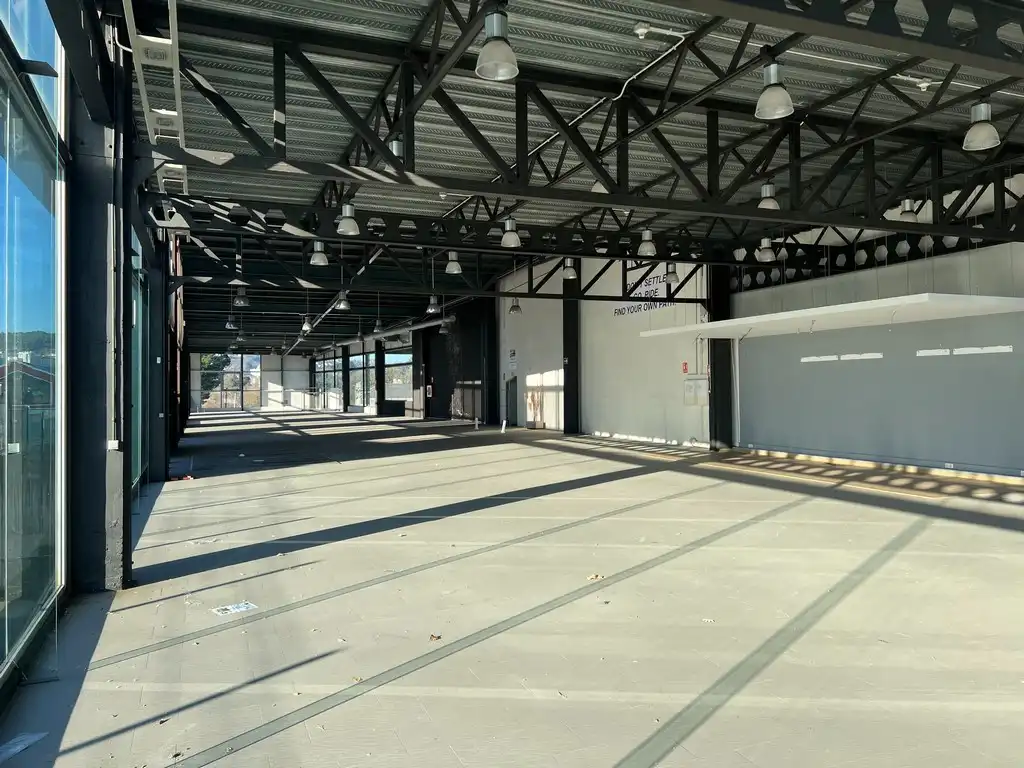 Nave industrial de alquiler en Oleiros con Calefacción