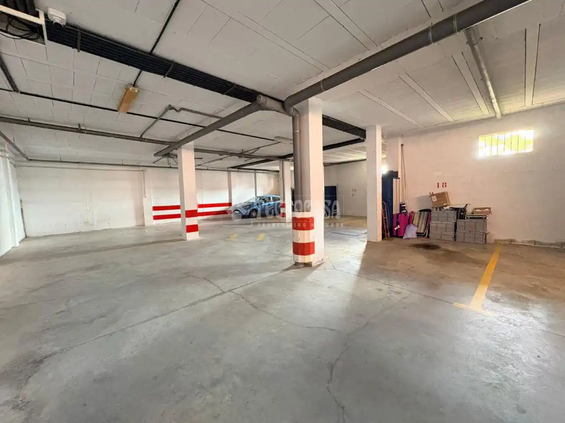 Parking de Piso en venta en Manilva con Aire acondicionado, Terraza y Piscina comunitaria