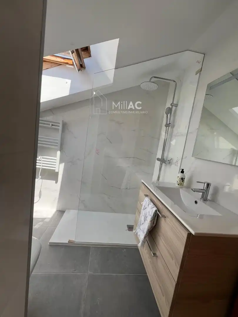 Badezimmer von Maisonette zur Miete in Alcalá de Henares mit Klimaanlage, Heizung und Möbliert