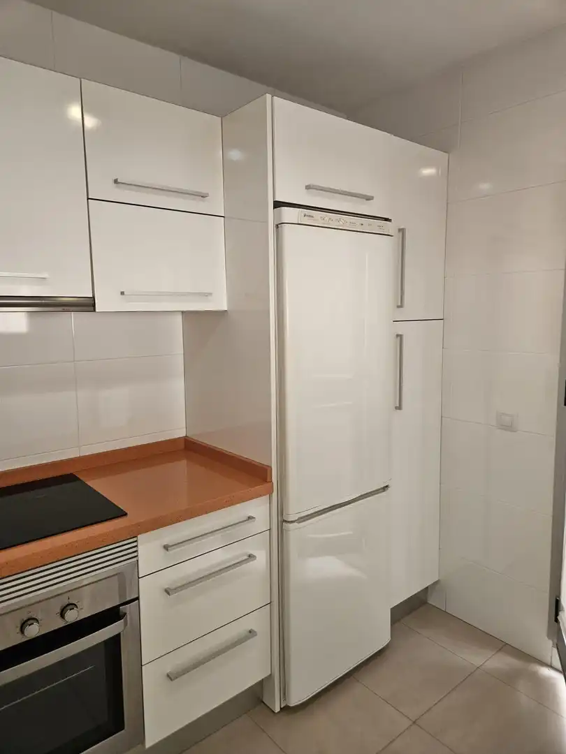Cocina de Piso de alquiler en Sevilla con Aire acondicionado, Calefacción y Balcón