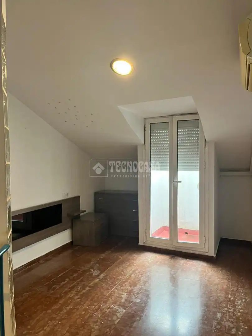 Habitación de Piso en venta en Camas con Aire acondicionado