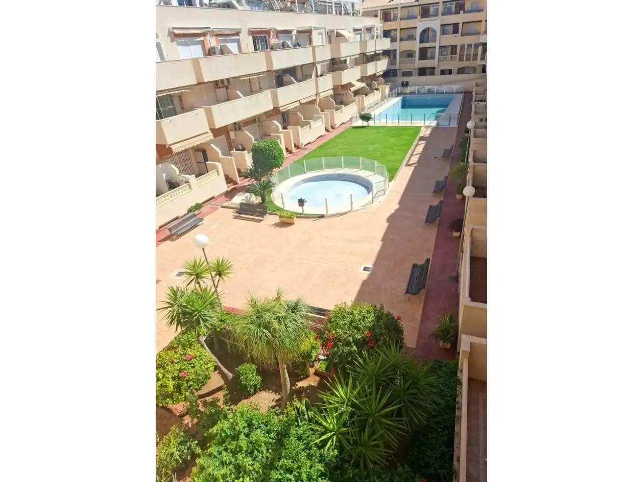 Piscina de Piso en venta en Roquetas de Mar con Aire acondicionado, Terraza y Piscina comunitaria