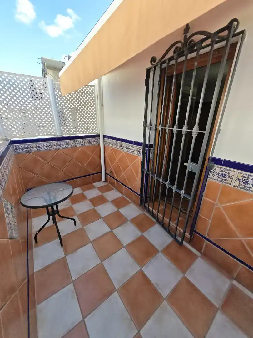 Terrassa de Casa adosada en venda en Sevilla amb Aire condicionat, Moblat i Balcó