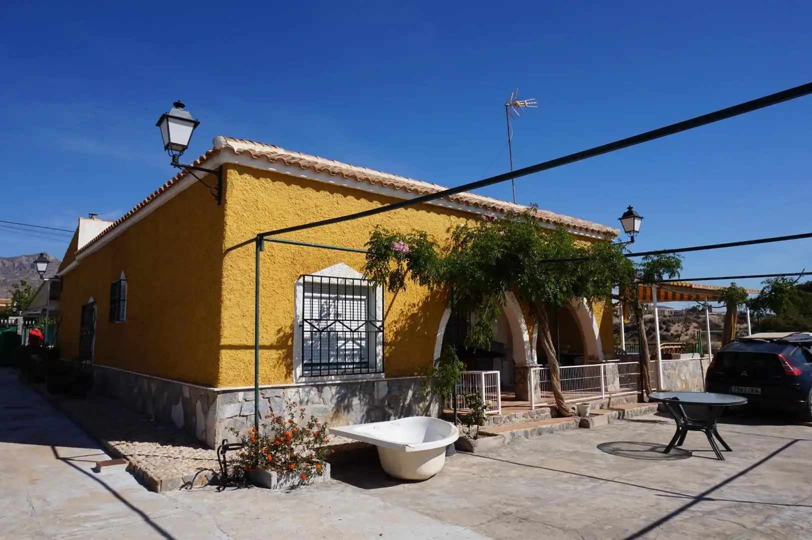 Vista exterior de Casa o chalet de alquiler en Albatera con Calefacción, Jardín privado y Terraza