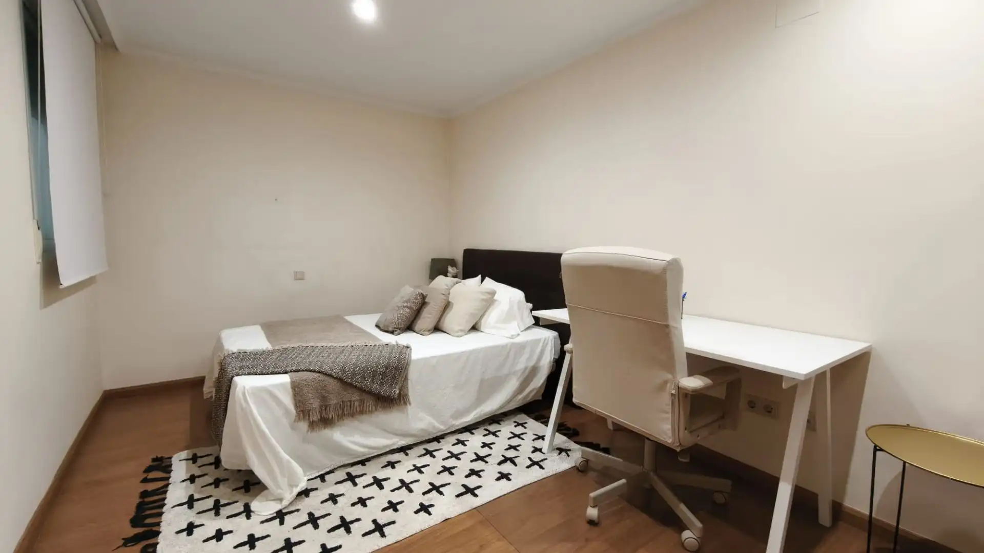 Habitación de Apartamento en venta en Pueblo - Urbanizaciones