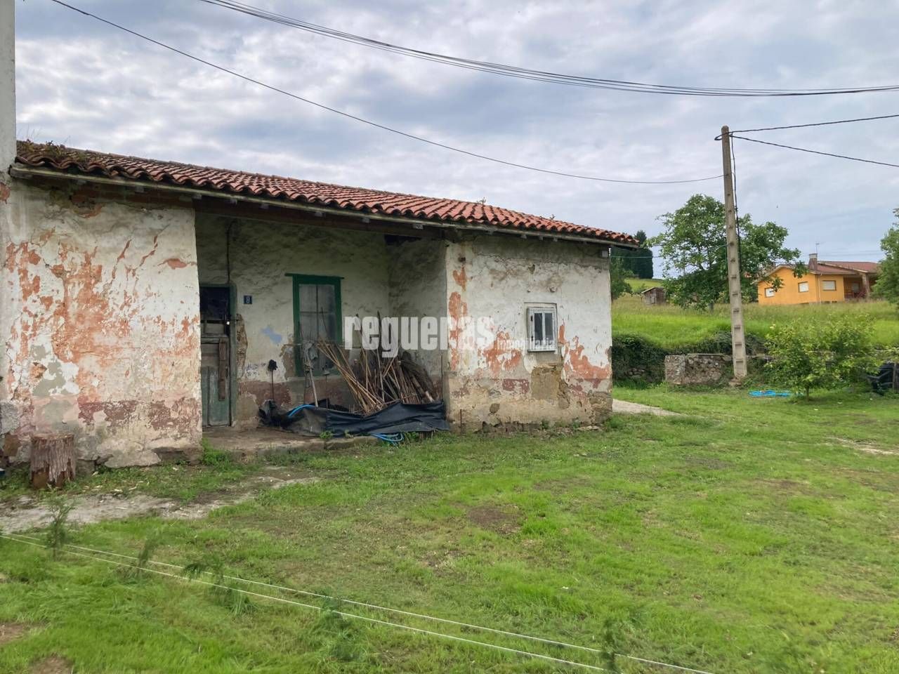 Casa adosada en venta en Castrillón