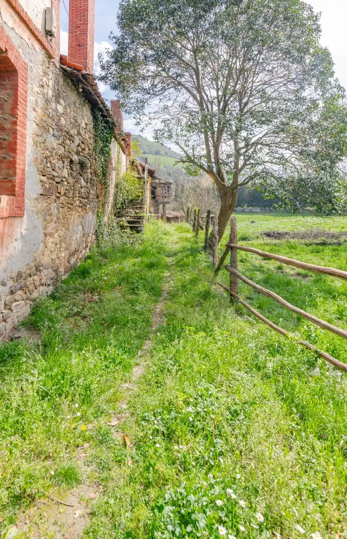 Residential for sale in Lena