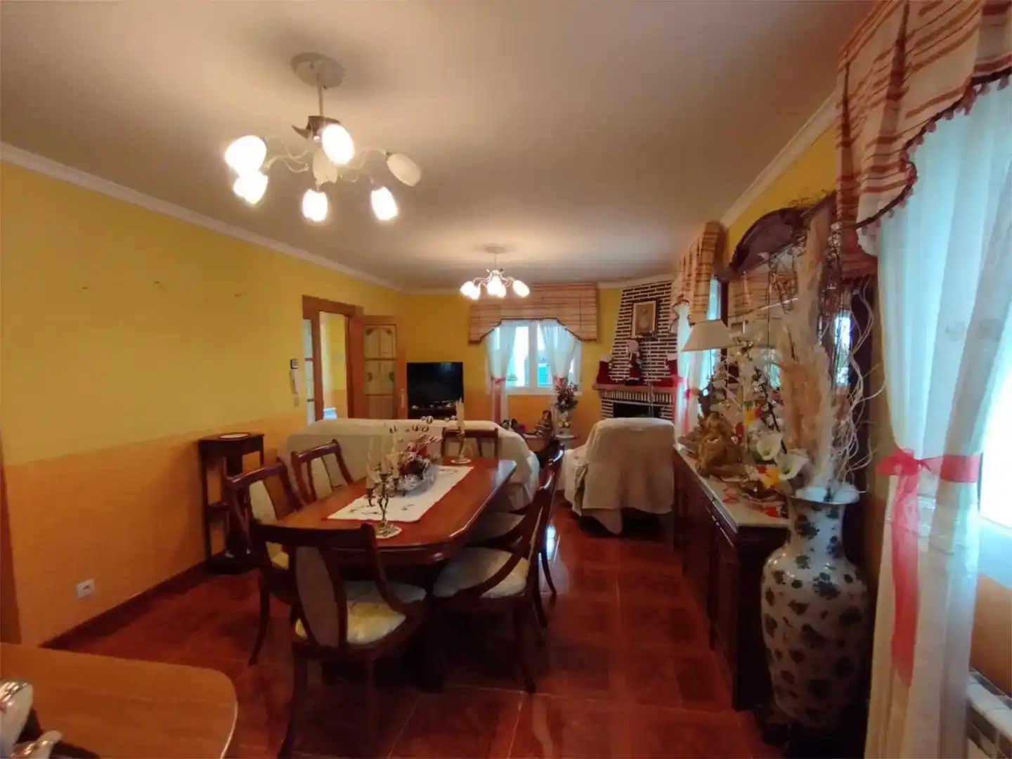 Comedor de Casa o chalet en venta en Briviesca con Jardín privado, Trastero y Piscina