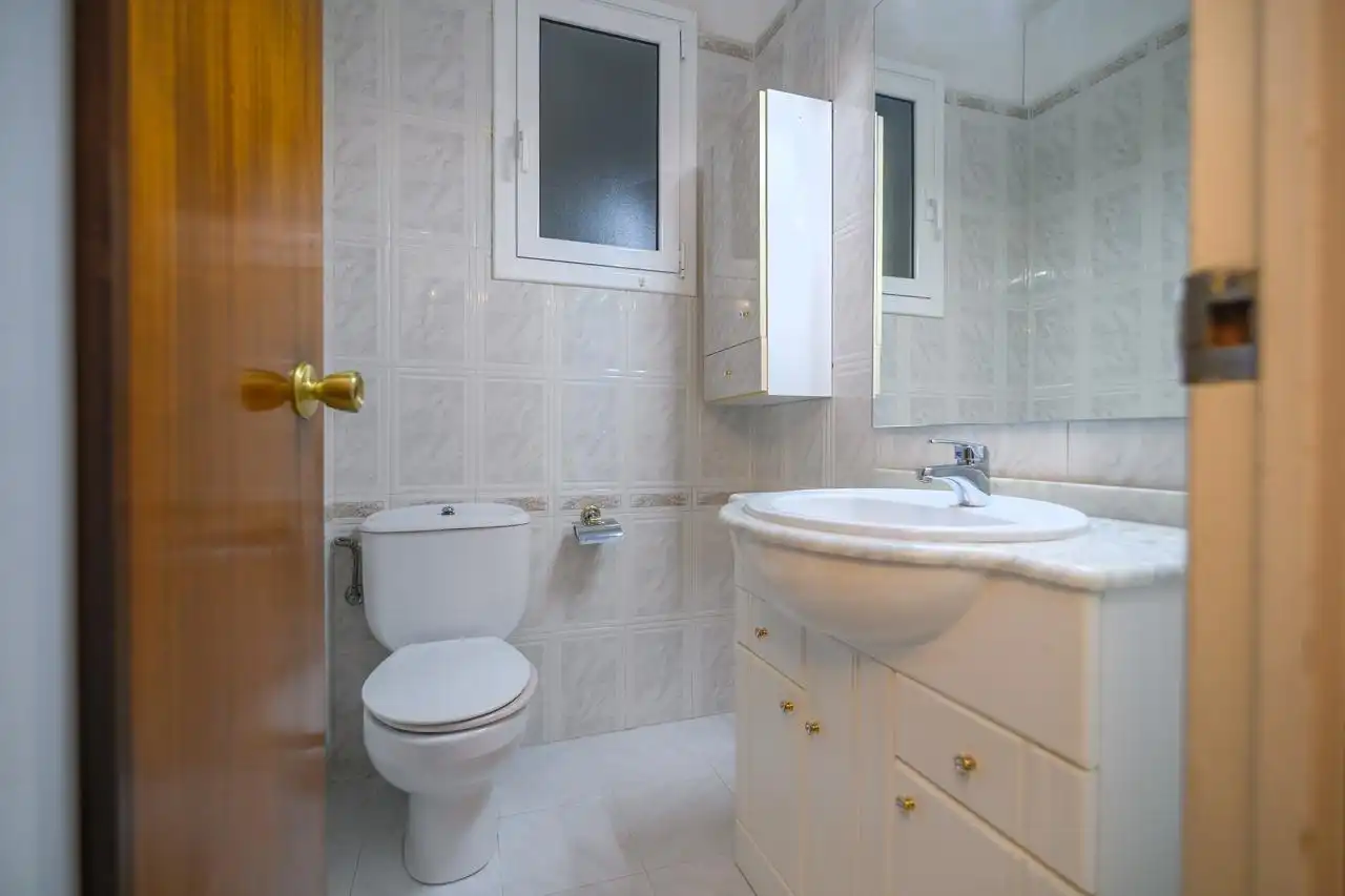 Baño de Piso en venta en Barcelona con Calefacción y Parquet