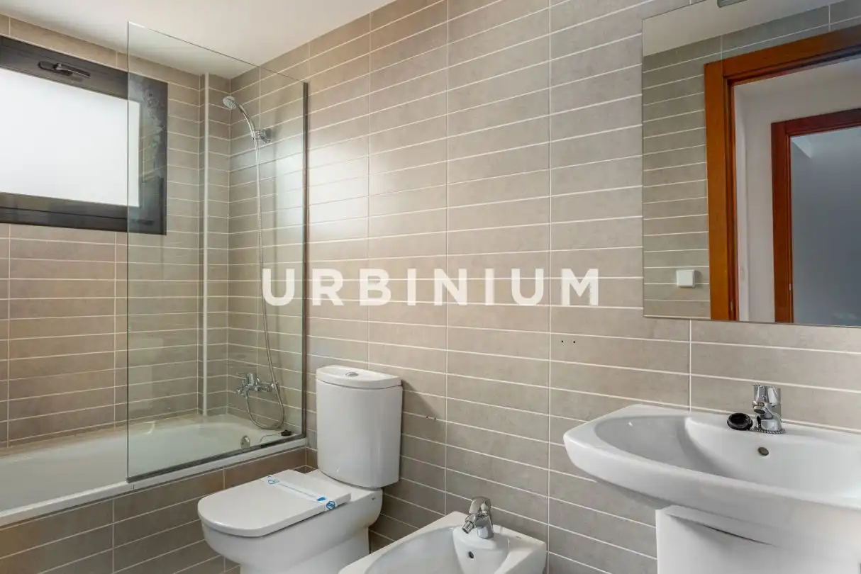 Bany de Apartament en venda en L'Estartit amb Aire condicionat, Calefacció i Terrassa
