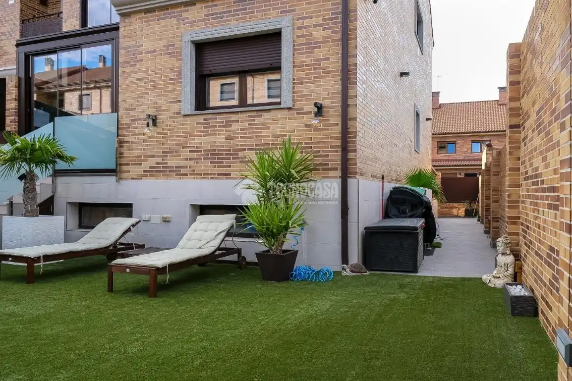 Terrace of Detached homes for sale in Arroyomolinos (Madrid)  with Air Conditioner, Heating and Private garden