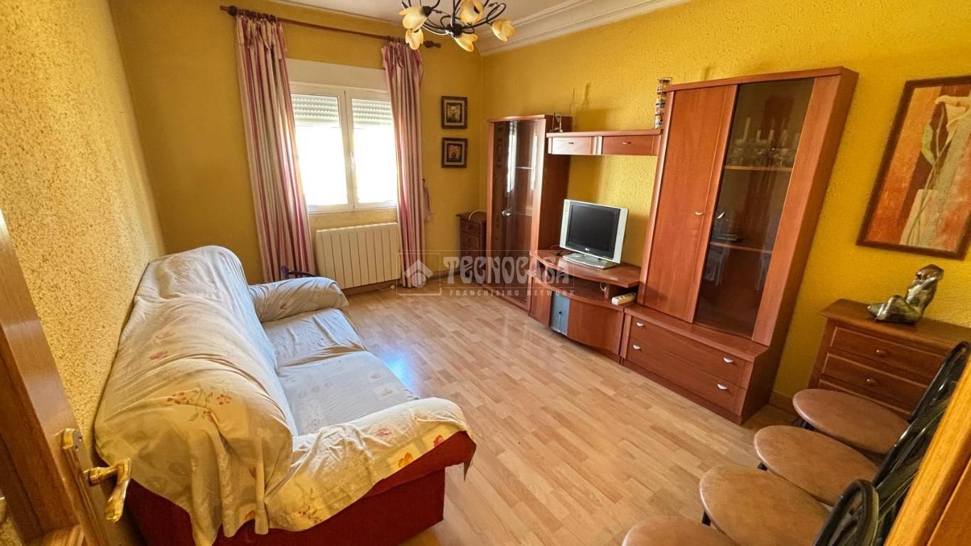 Living room of Flat for sale in  Zaragoza Capital