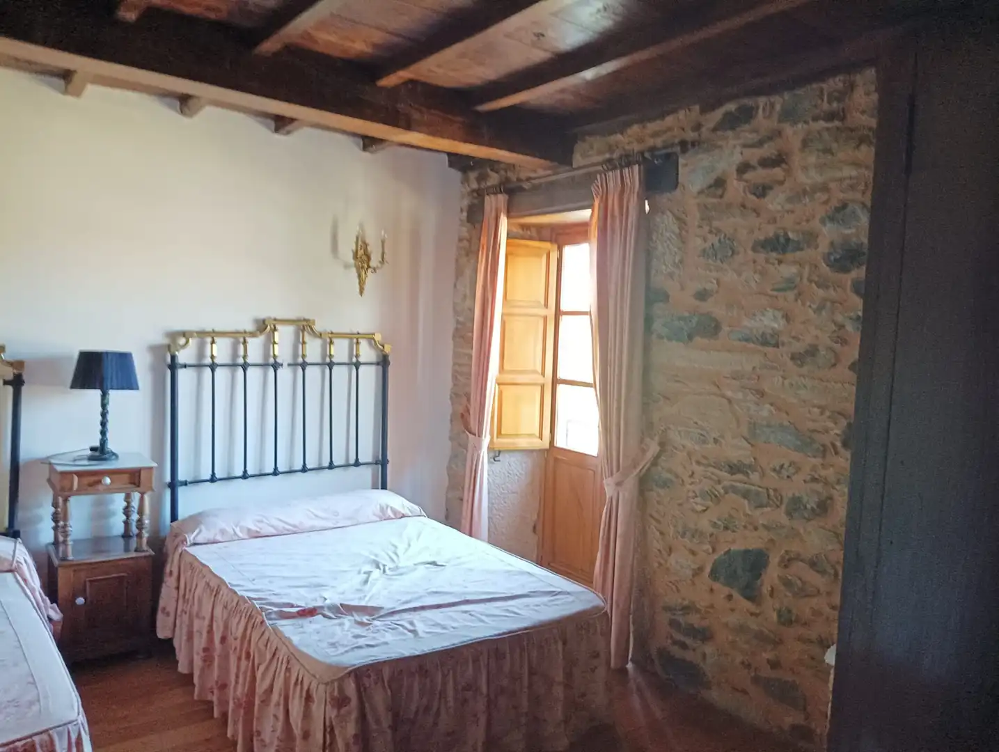 Schlafzimmer von Country house zum Verkauf in Arzúa mit Klimaanlage, Heizung und Privatgarten