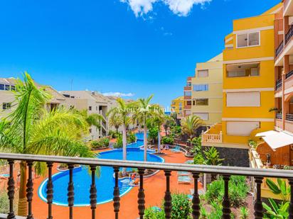 Vista exterior de Apartament en venda en Arona amb Terrassa, Traster i Piscina