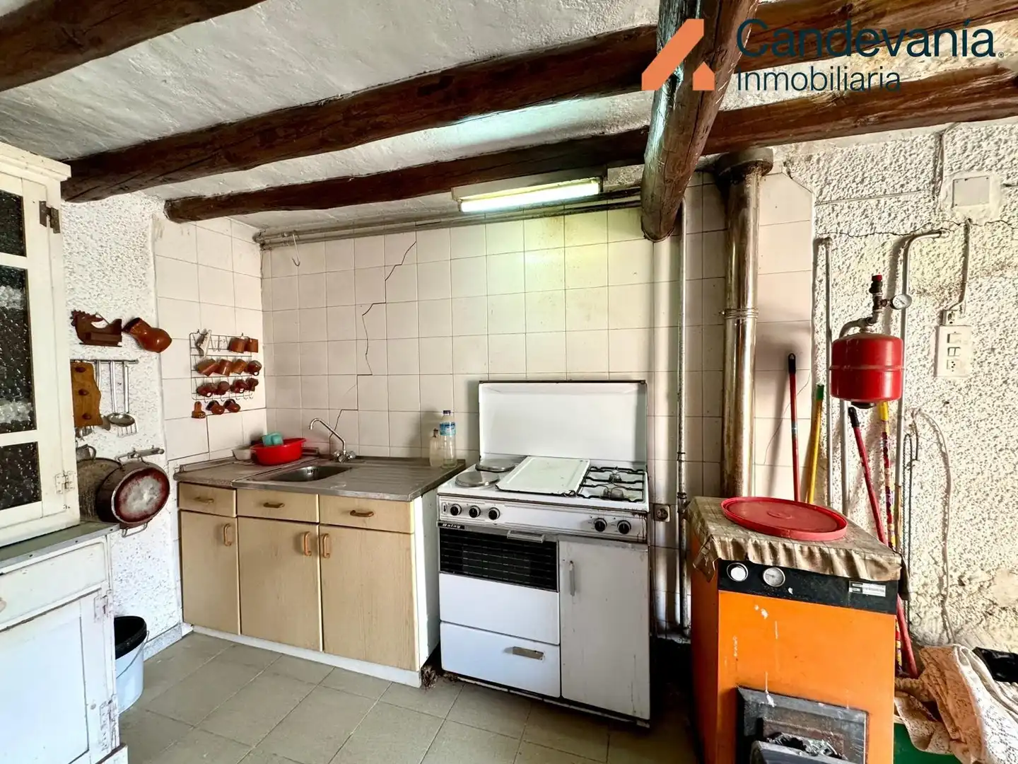 Küche von Country house zum Verkauf in San Mateo de Gállego mit Heizung und Privatgarten