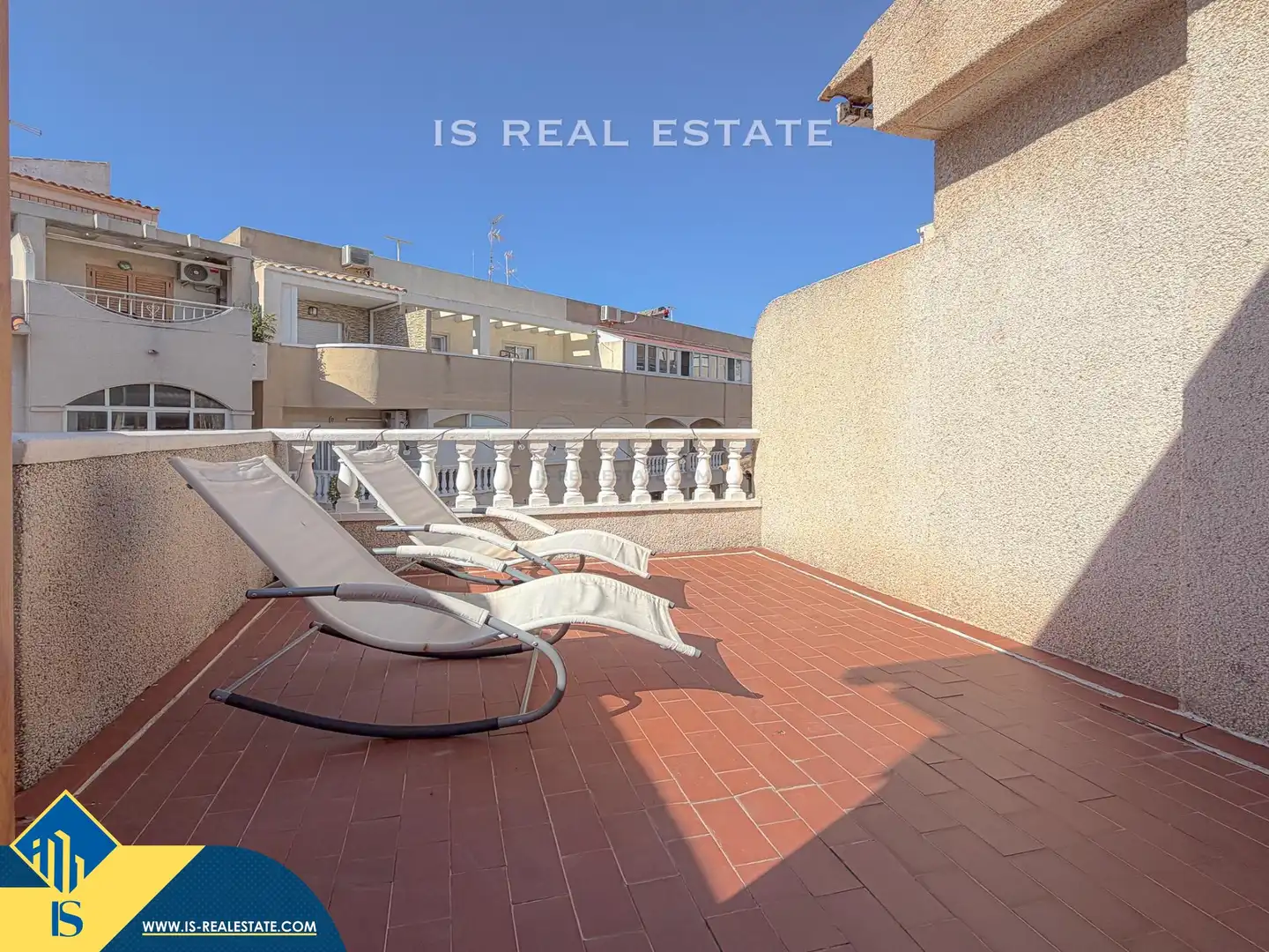 Terrasse von Maisonette zum Verkauf in Torrevieja mit Terrasse, Möbliert und Fernseher