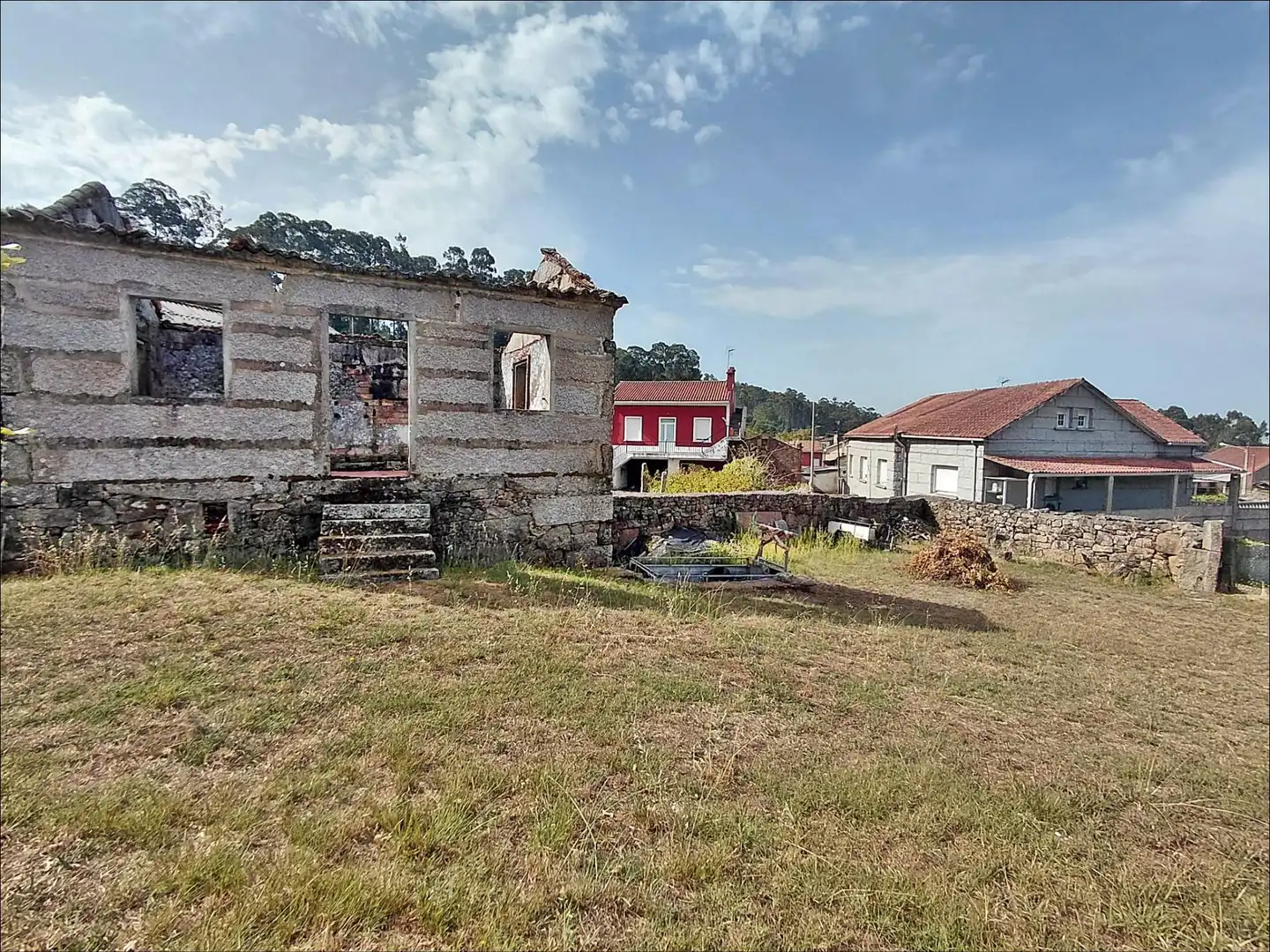 Vista exterior de Casa o xalet en venda en Vilagarcía de Arousa amb Jardí privat