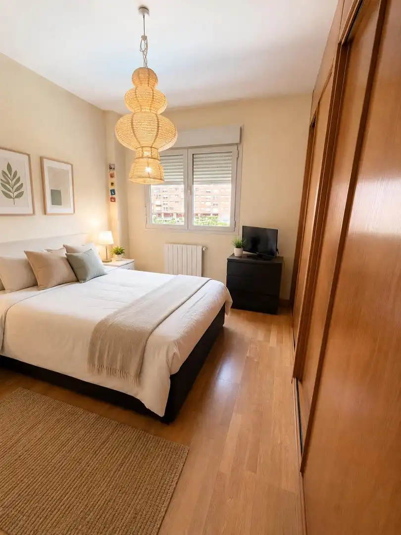 Bedroom of Flat for sale in Madrid  with Air Conditioner, Heating and Private garden