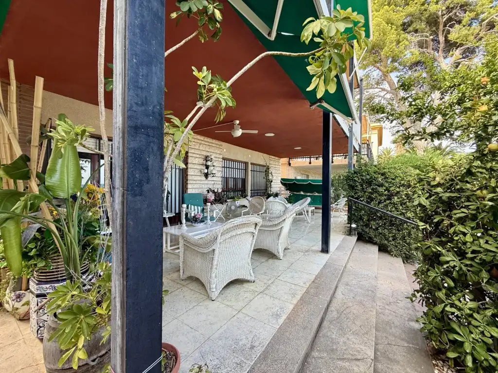 Erdgeschoss zur Miete in Calle Bernat Artola, Torreón - La Almadraba