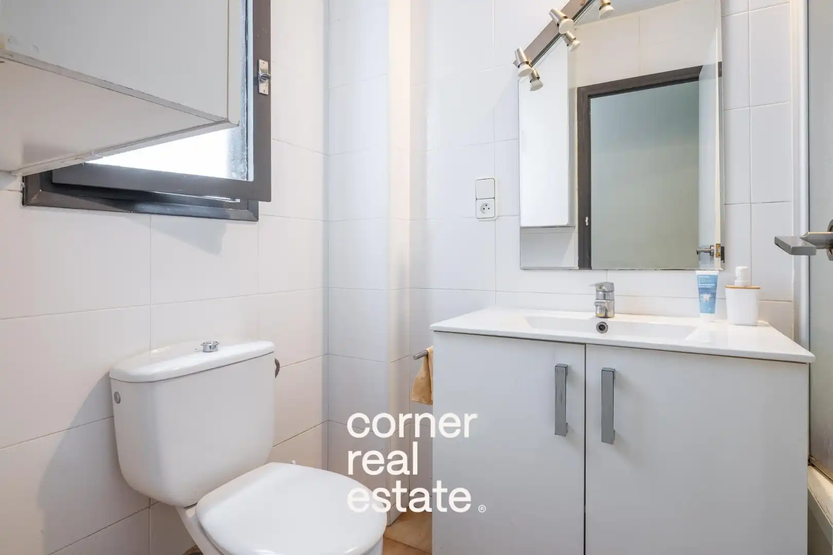 Bathroom of Flat for sale in Sant Cugat del Vallès  with Heating, Terrace and Balcony