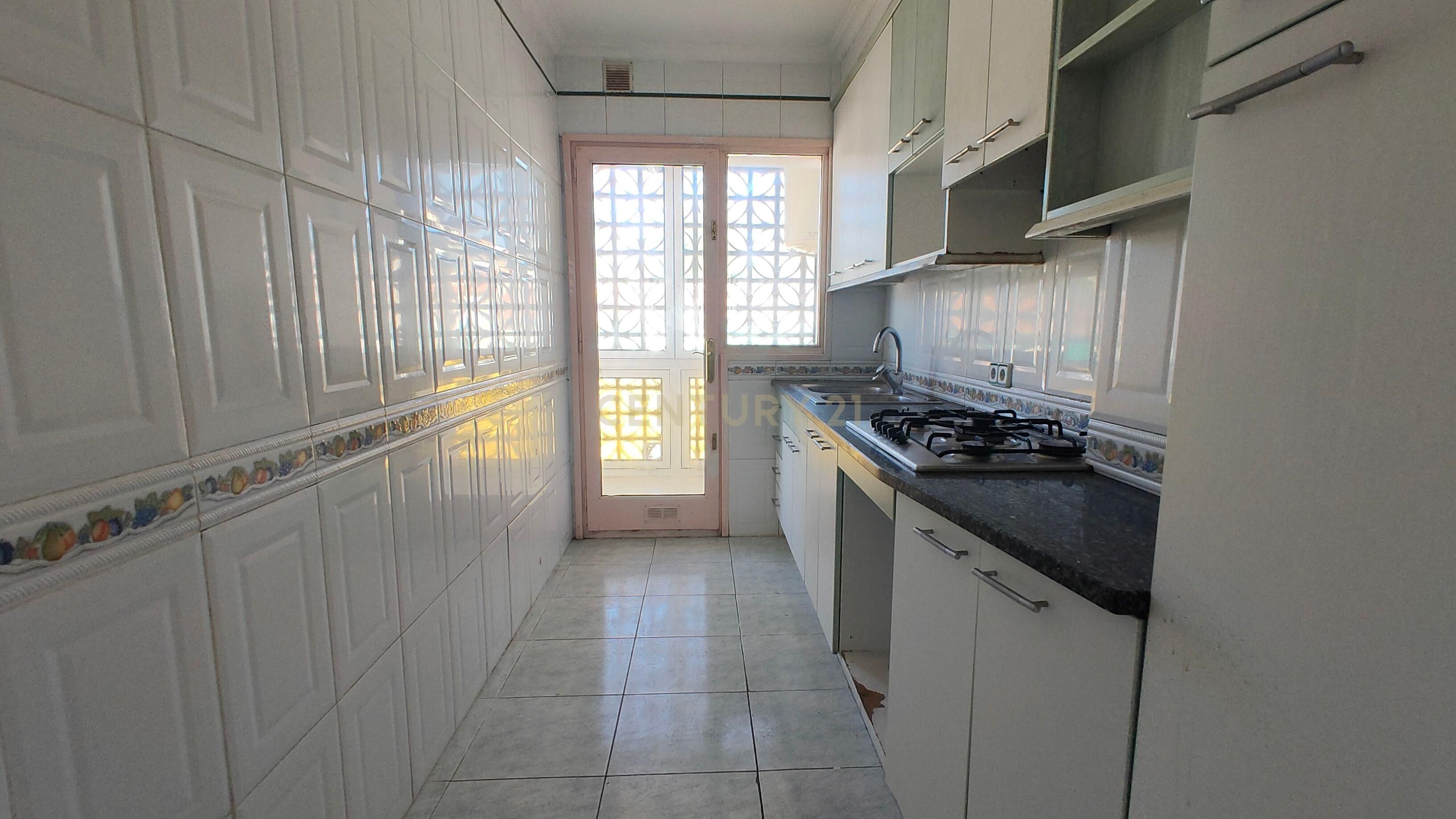 Kitchen of Apartment for sale in Olot