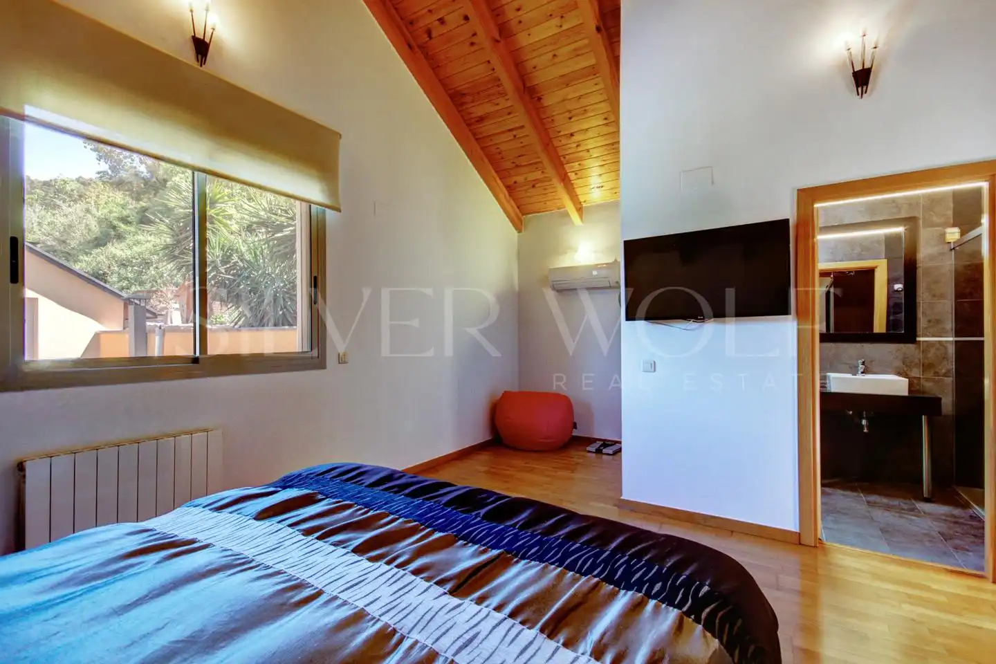 Habitación de Casa o chalet en venta en Vallirana con Aire acondicionado, Calefacción y Jardín privado