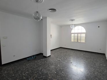 Casa con balcón en venta en Nueva Alcalá