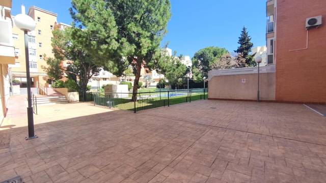 Piso en Venta en Avenida Avenida Plutarco en El Cónsul - Ciudad Universitaria - El Romeral