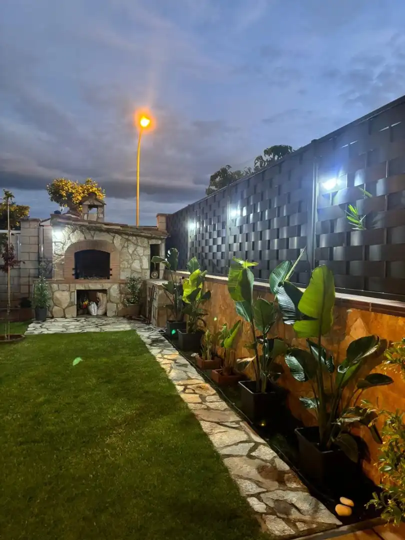 Terrasse von Einfamilien-Reihenhaus zum Verkauf in Soria Capital  mit Heizung, Privatgarten und Terrasse