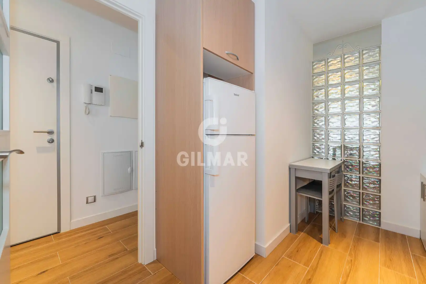 Habitación de Piso en venta en Madrid con Calefacción y Trastero